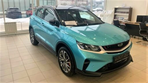 Geely Coolray в бирюзовом цвете