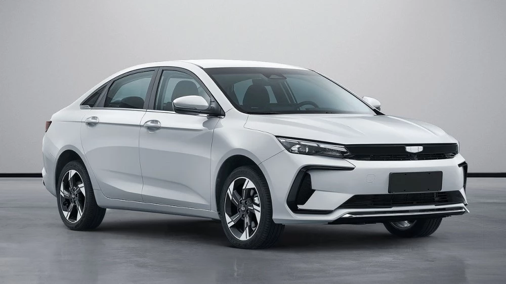 Geely Emgrand Hi-P с новым дизайном спереди сбоку