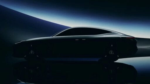 новый электрический седан Geely тизер сбоку