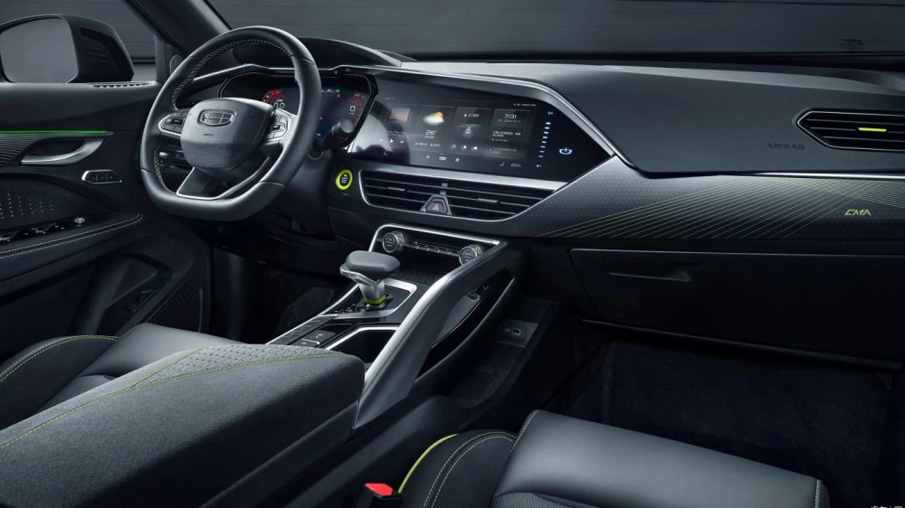 Geely Tugella / Xingyue S в Китае интерьер салон