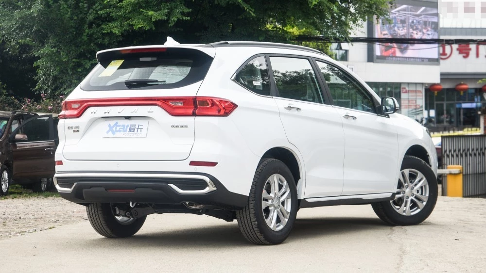 Haval M6 Plus сзади сбоку