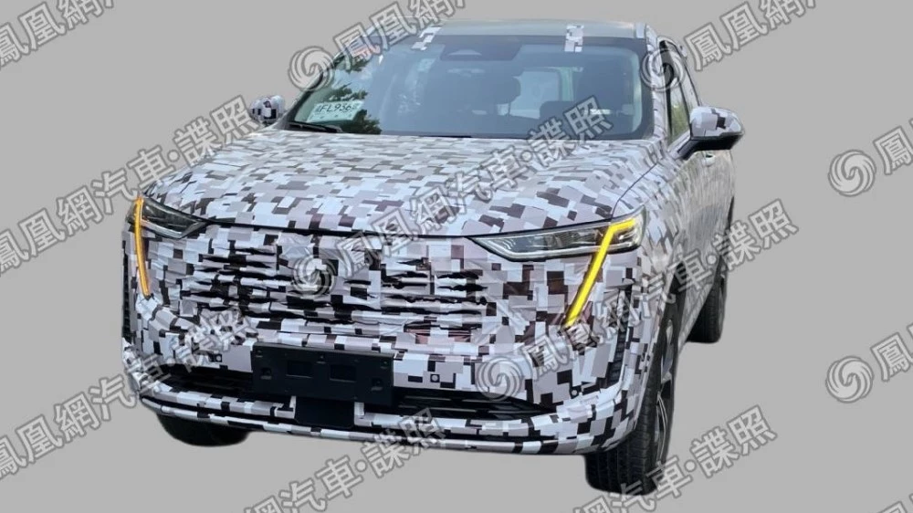 Самый доступный кроссовер Haval готовится сменить поколение. Фото с тестов новое поколение кроссовера Haval M6 спереди