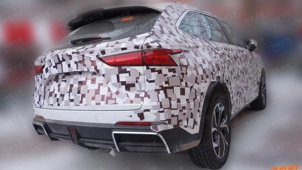 Таинственный Haval опять заметили в Китае. Он показал совершенно новый интерьер Haval B11 сзади сбоку