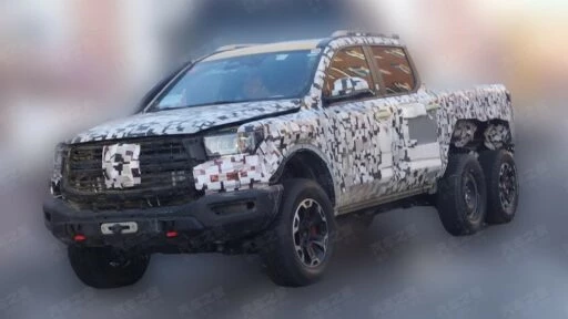 шестиколесный пикап Shanhai Poer 6x6 от Great Wall спереди сбоку
