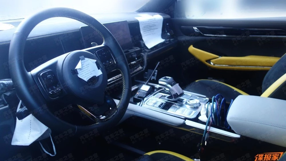 интерьер шестиколесного пикапа Shanhai Poer