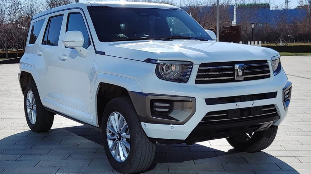 внедорожник Tank 700 серийный спереди сбоку