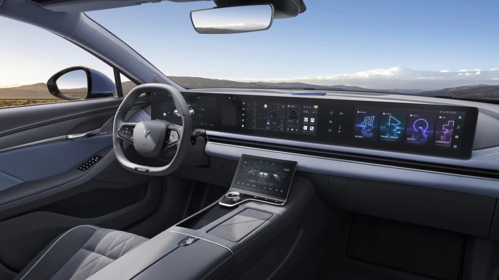 седан Voyah Zhuiguang салон