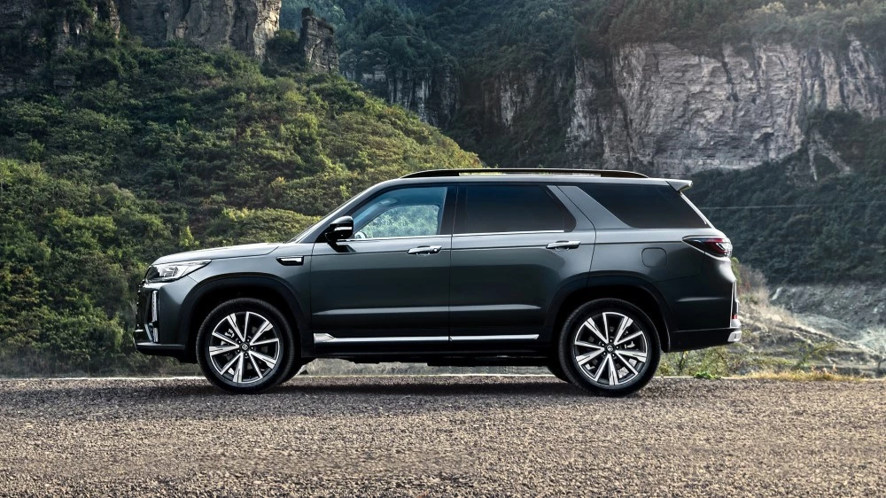 Changan CS95 Plus сбоку