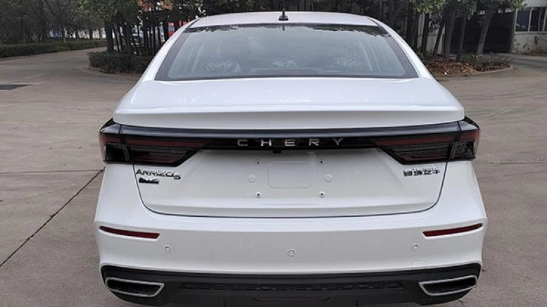 седан Chery Arrizo 5 с новым двигателем G4G15 сзади