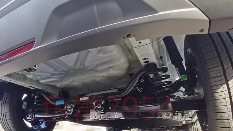 Omoda 5 EV независимая задняя подвеска