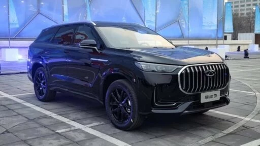 Chery Tiggo 9 спереди сбоку