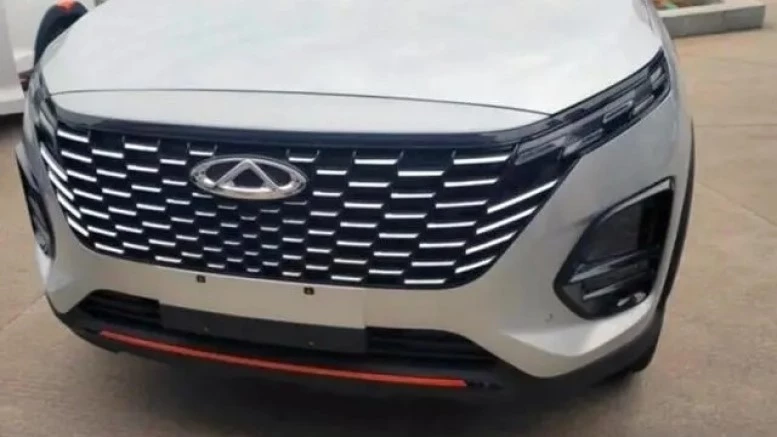 новый компактный кроссовер обновленный Chery Tiggo 3x Plus спереди