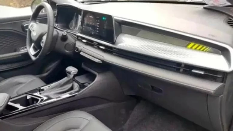 новый компактный кроссовер обновленный Chery Tiggo 3x Plus салон