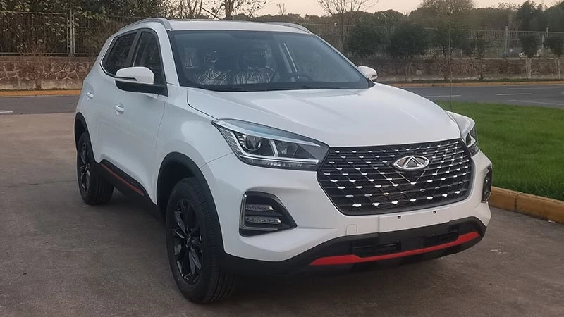 кроссовер Chery Tiggo 5x с новым двигателем G4G15 сбоку спереди