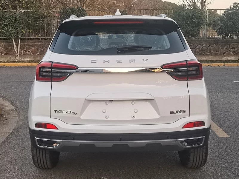 кроссовер Chery Tiggo 5x с новым двигателем G4G15 сзади