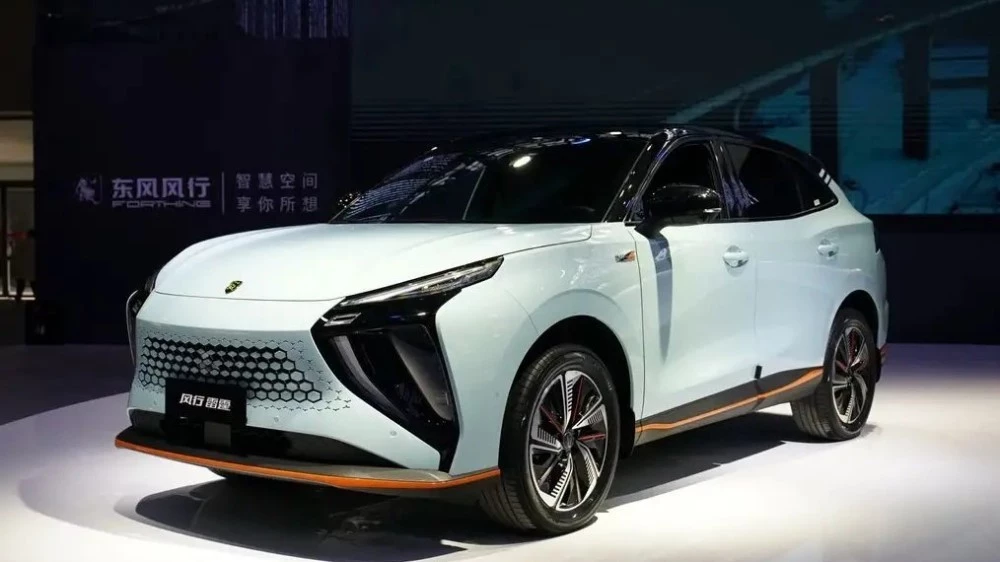 Dongfeng Forthing Thunder сбоку спереди