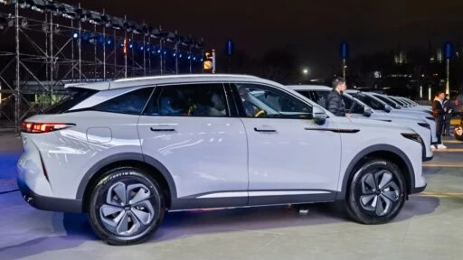 Exeed AtlantiX в Китае цены сбоку