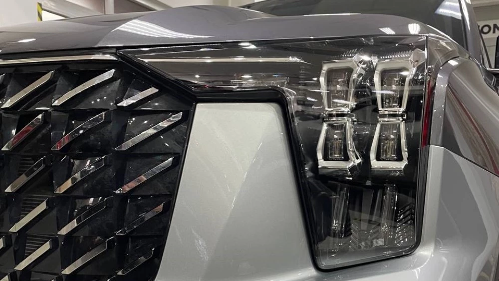 GAC GS8 второго поколения перед решетка фары