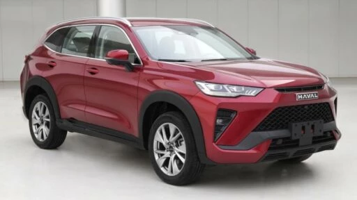 Haval H6 с новым дизайном спереди сбоку