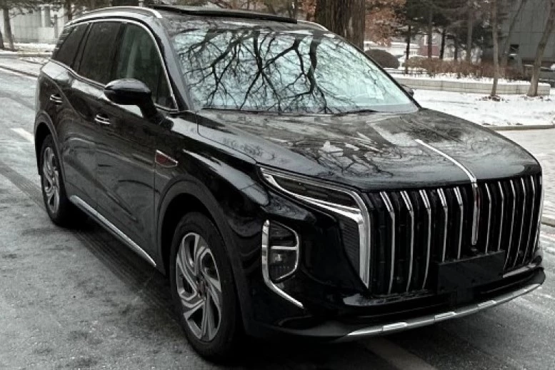 кроссовер Hongqi HS6 сбоку спереди