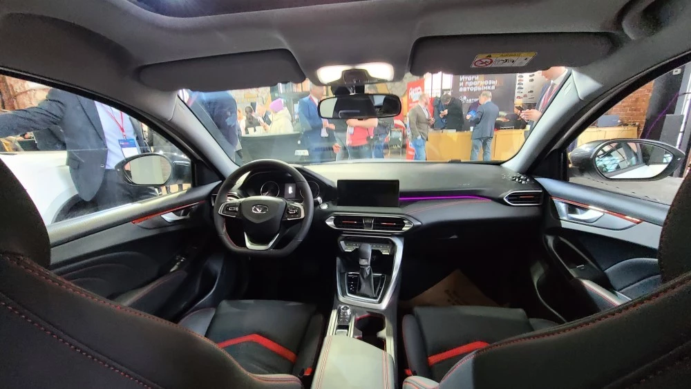 седан Kaiyi E5 салон интерьер