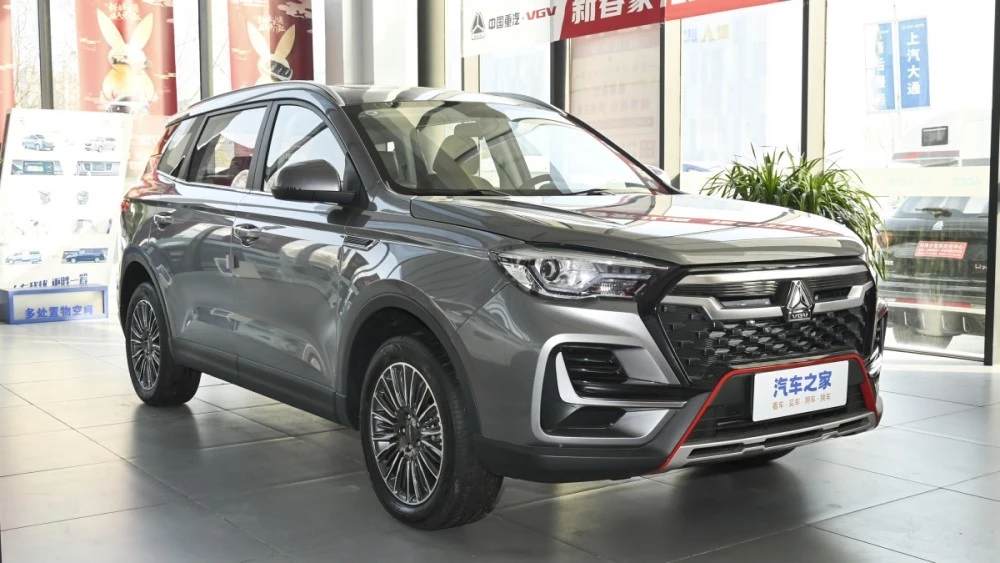 кроссовер VGV U70 Pro спереди сбоку