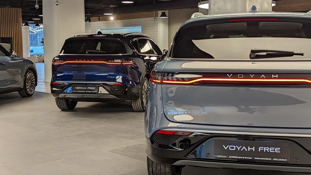 Voyah Free кроссовер шоурум