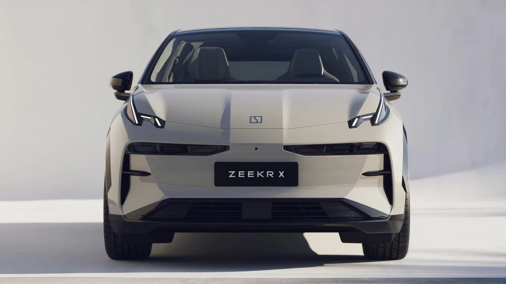 Zeekr X спереди