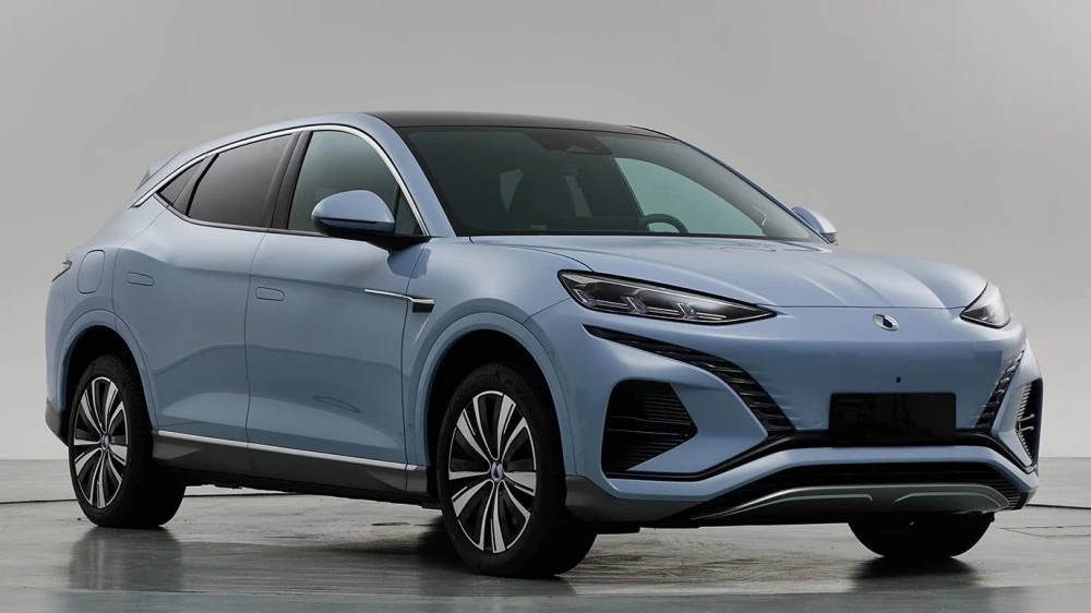 BYD Denza N7 спереди сбоку