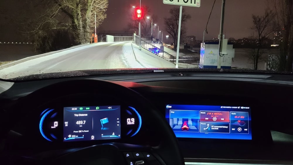 новый Changan CS35 Plus салон интерьер вечерний свет приборы