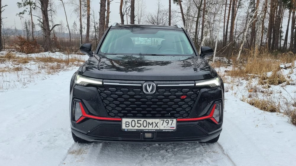 новый Changan CS35 Plus спереди