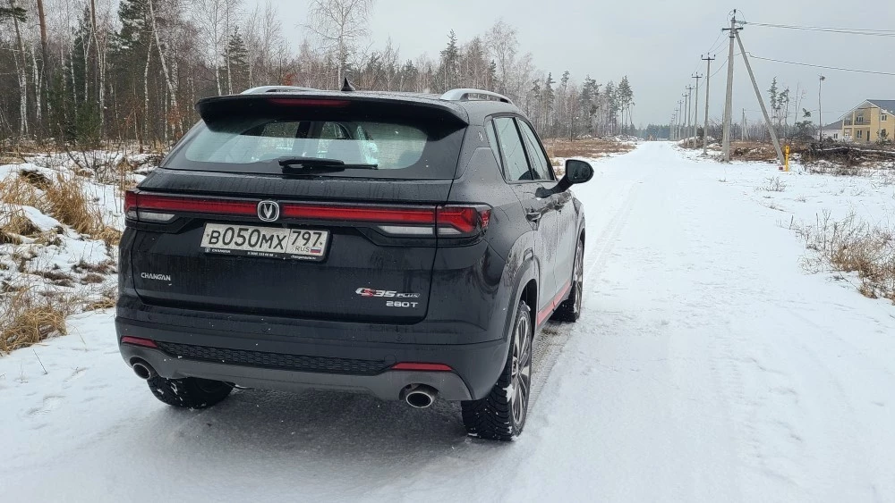 новый Changan CS35 Plus сзади