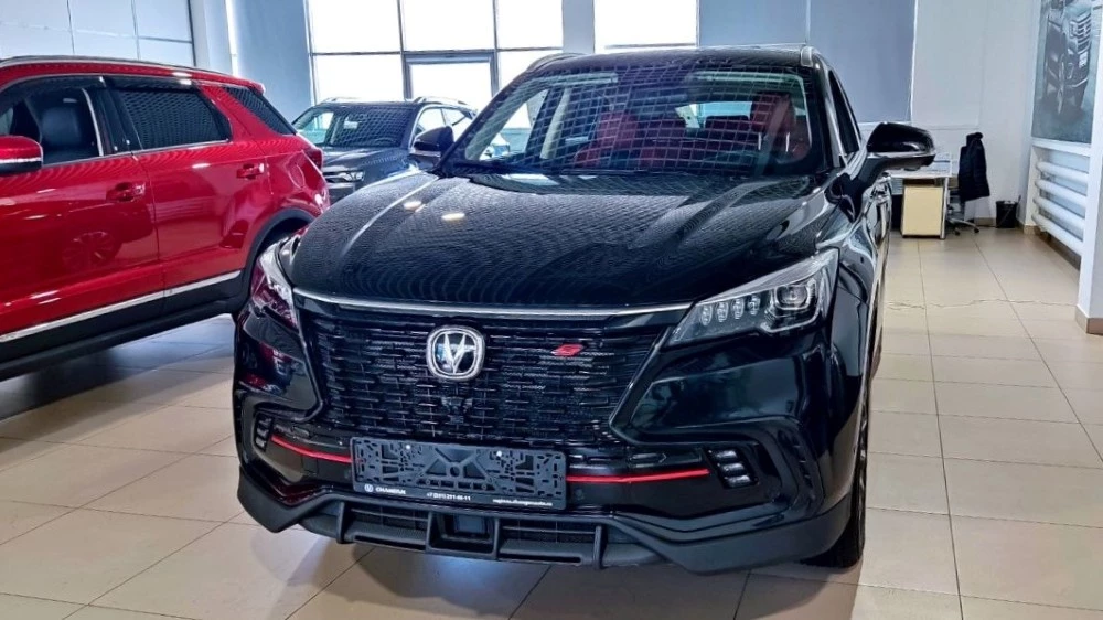 Changan CS85 Coupe сбоку спереди