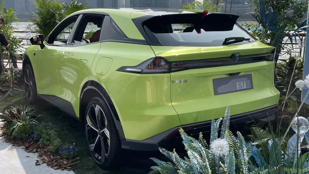 кроссовер Changan Shenlan S7 презентация электрический EV сзади сбоку