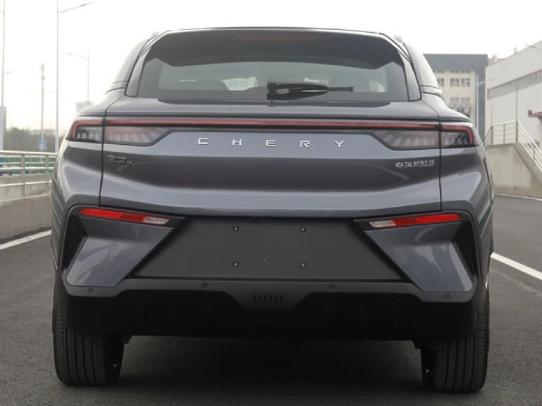 электрический кроссовер Chery EQ7 сзади