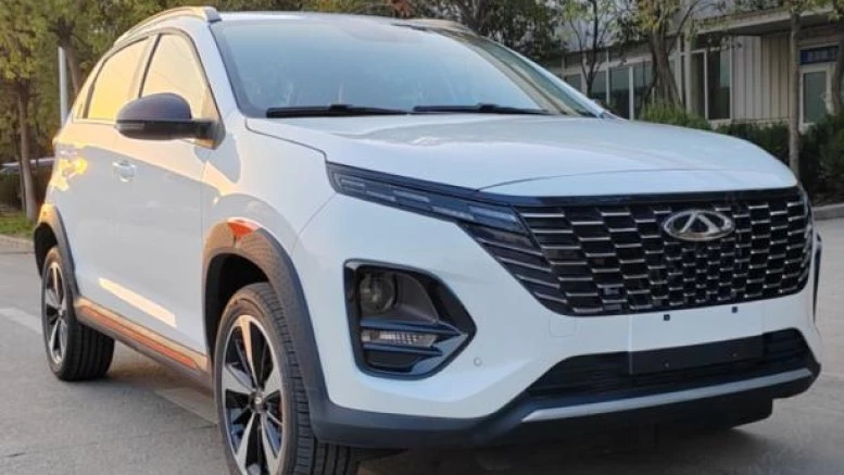 новый Chery Tiggo 3x Plus спереди сбоку