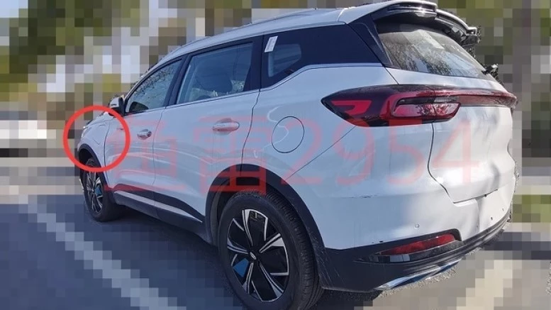 гибридный Chery Tiggo 7 Pro для экспортных рынков сбоку сзади