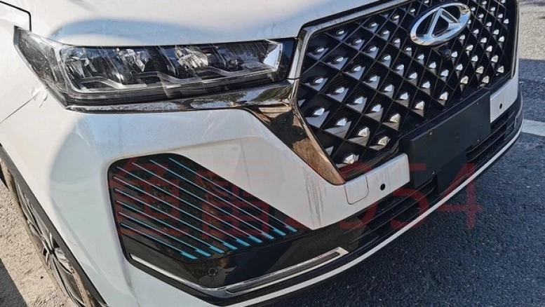 гибридный Chery Tiggo 7 Pro Max для экспортных рынков решетка дневные ходовые огни