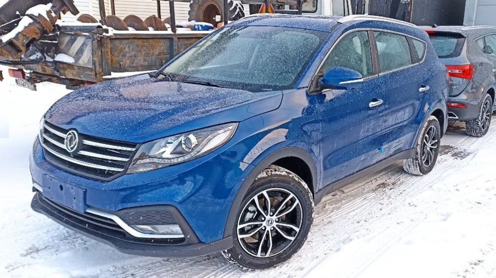 кроссовер Dongfeng DFM 580 синий спереди сбоку