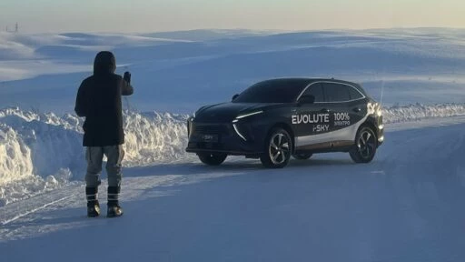 Evolute i-SKY тестируют на Крайнем Севере спереди сбоку