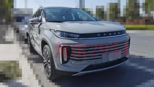 обновленный кроссовер Exeed TXL 2024 сбоку спереди