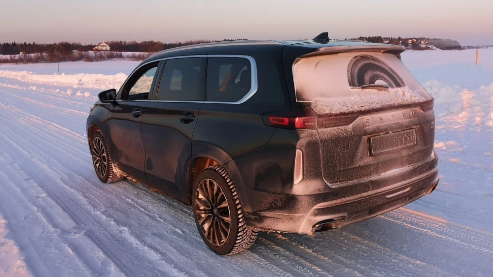 Exeed VX Limited Edition снег полный привод сбоку сзади