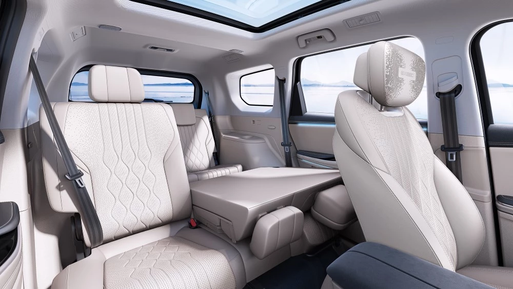 новый кроссовер Exeed VX второго поколения салон интерьер второй ряд