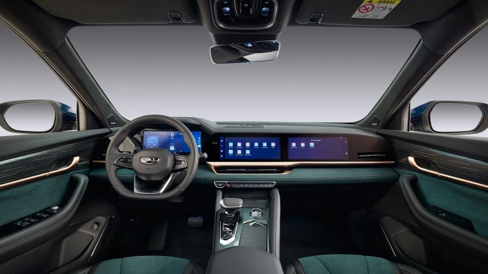 Geely Monjaro цены комплектации салон интерьер