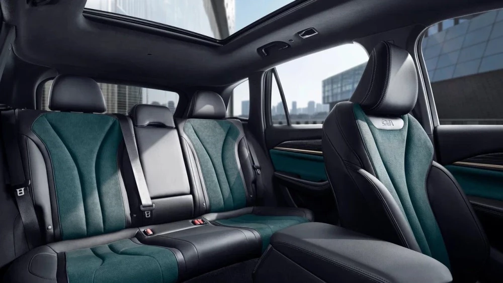 Geely Monjaro Emerald зеленый