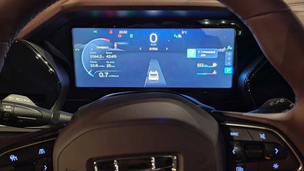 Geely Monjaro приборная панель