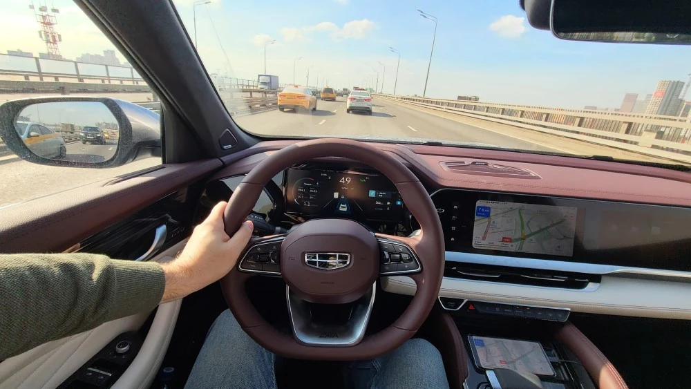 Geely Monjaro салон интерьер