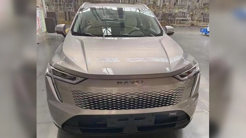 Гибридный кроссовер Haval B07 «засветился» на фото. У него необычный для марки дизайн гибридный кроссовер Haval B07 первое фото спереди