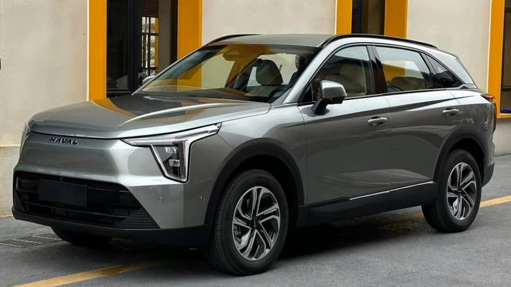 Haval Xiaolong спереди сбоку