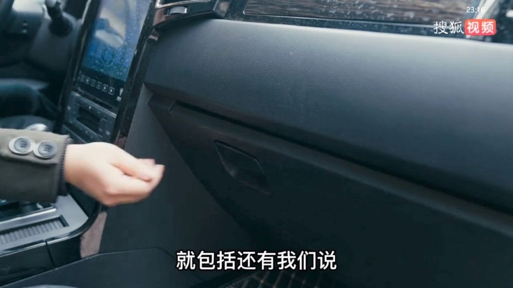 китайский клон Toyota Land Cruiser 200 Hengtian L4600 салон интерьер качество сборки